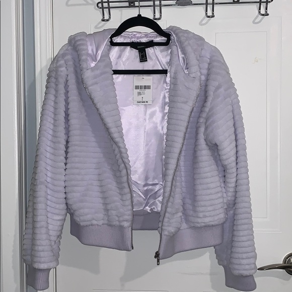 *BRAND NEW* SALE! Cropped faux fur lavender jacket - Picture 2 of 5